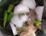 A picture of step 2 of Mint chutney.