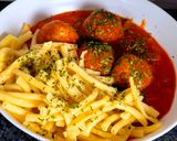 Une image de l'étape 3 de Boulettes de boeuf sauce tomate 🍅 aux oignons en cocotte😃.