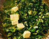 Foto del paso 2 de la receta: SALSA MUY CREMOSA DE ACELGA (para acompañar pastas)