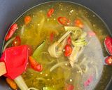 Foto langkah ke 3 dari resep Sop Kepala Ikan Salmon.