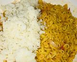 A picture of step 3 of Indomie.