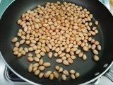 शेंगदाणा चिक्की (shengdana chikki recipe in marathi)