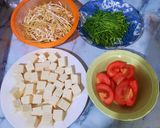 Hình bước làm 1 của món Canh đậu hủ giá hẹ (món chay)