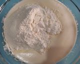Foto del passaggio 4 della ricetta Ciambellone al limone