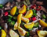 Foto langkah ke 4 dari resep Tumis Cumi Asin Warna Warni.