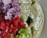 Foto del paso 3 de la receta: Salsa picante de aguacate🌶️🥑🧅