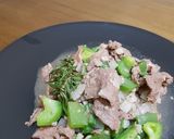 Hình bước làm 6 của món Bò xào ớt chuông hương thảo