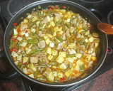 Foto del paso 9 de la receta: Habichuelas compuestas con carne de cochino, papas fritas y huevo duro