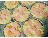 Foto langkah ke 5 dari resep Martabak Mie Sosis dan #Bekal2Khansa.