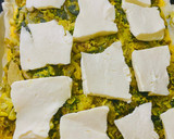 Foto del paso 4 de la receta: EMPANADA XXL DE 🥬ACELGA🥬, 🥦COLIFLOR🥦 Y 🧅CEBOLLA🧅CARAMELIZADA CON 🧀🧀QUESO 🧀 🧀