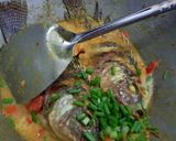 Foto langkah ke 9 dari resep Mujair Bumbu Kuning.