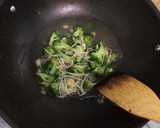 Foto langkah ke 4 dari resep Ca Brokoli Enoki.