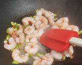 Foto del paso 2 de la receta Gambas en salsa de tomate picante
