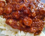 Foto del paso 3 de la receta: Fideos con salsa y salchichas