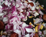 Foto del paso 4 de la receta: Garbanzos salteados con chorizo (albahaca, tomillo y orégano)