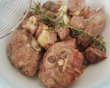 Foto del paso 1 de la receta: Estofado de cuellos de cordero