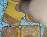 A picture of step 5 of Pepperoni Crackers 😋.