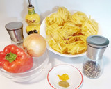 Foto del paso 1 de la receta: Nidos de pasta con cúrcuma, comino, cebolla y pimiento rojo