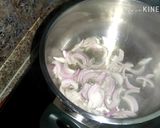 A picture of step 1 of Achari shimla mirch keema - capsicum with beef mince.