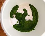 Foto langkah ke 2 dari resep Spinach buns.
