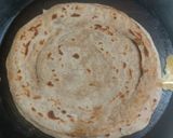 A picture of step 4 of Egg cheese paratha.