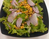 Foto del paso 1 de la receta: Ensalada de Caballa  con Lechuga, Choclo y Tomate