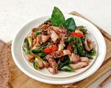Foto langkah ke 4 dari resep Oseng cumi asin Cabai ijo.