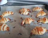Foto del paso 4 de la receta: Cruasanes de hojaldre con chocolate