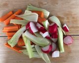 A picture of step 2 of Warm Spring salad with roasted radishes, carrots and fennel - vegan.