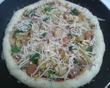 Foto langkah ke 7 dari resep Pizza Kentang Sosis Jagung.