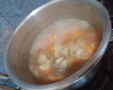 Foto langkah ke 5 dari resep Sup Bakso Ayam.