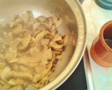 Foto del paso 6 de la receta: Rigatoni con crema de morcilla, foie y champiñones