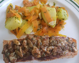 Foto del paso 3 de la receta: Salmón con salsa de pepitas y mostaza