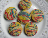 Foto del paso 3 de la receta: Cookies o galletitas marmoladas con sobrantes de masas de colores