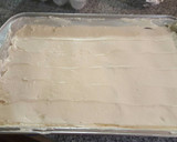 A picture of step 6 of Oreo layered cheesecake brownie.