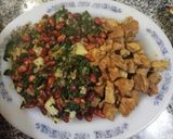 Foto del paso 5 de la receta: Cubos de cerdo especiados con papas, acelga y porotos colorados