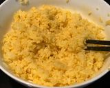 Hình bước làm 1 của món Cơm chiên cá mặn