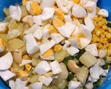 Tavaszi vegyes majonézes saláta recept fázis 2 fotója