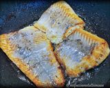 Foto del passaggio 3 della ricetta Insalata di Riso Venere Golosa con Pesce e Mango