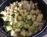 Une image de l'étape 1 de Purée moulinée « rose » aux panais et courgettes.