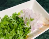 A picture of step 3 of Moong Daal Pakora.
