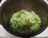 Foto del paso 5 de la receta: Redondo de pollo relleno de setas con guarnición de verduras