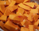 Egyszerű sütőtökkrémleves recept fázis 2 fotója