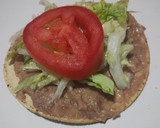 Foto del paso 3 de la receta: Tostadas de frijoles