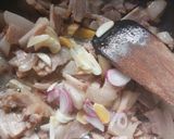 Foto langkah ke 6 dari resep Tumis Jantung Pisang, Bunga pepaya dengan irisan daging B2.