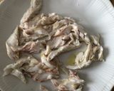 Foto del passaggio 1 della ricetta Paccheri ondulati con branzino e crema di zucchine e basilico