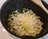 Foto del paso 2 de la receta: Salchichas frescas guisadas con verduras
