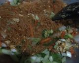 Foto langkah ke 5 dari resep Bihun goreng.
