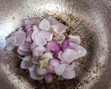 A picture of step 2 of Bhindi do pyaza.