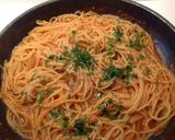 Foto del passaggio 7 della ricetta Spaghettini con pomodoro piccadilly e calamari